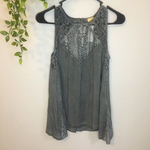 NWT Gorgeous Scrap-Work Boutique Gray Flowy Lace Tank Top boho size small